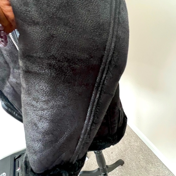 Black Shearling Coat - Picture 5 of 7